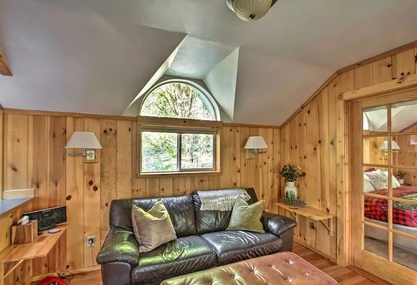 Elk Hideaway:  Ashford Cottage W/ Hot Tub!