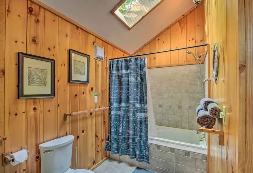 Elk Hideaway:  Ashford Cottage W/ Hot Tub!