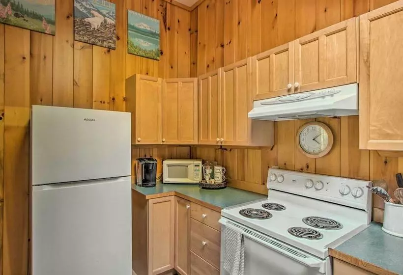 Elk Hideaway:  Ashford Cottage W/ Hot Tub!