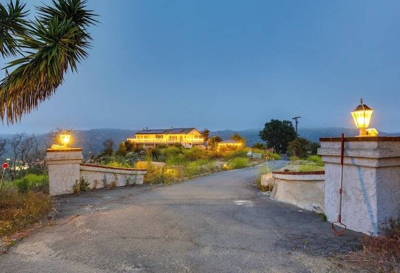 Escondido Hilltop Home W/ Deck & Views!