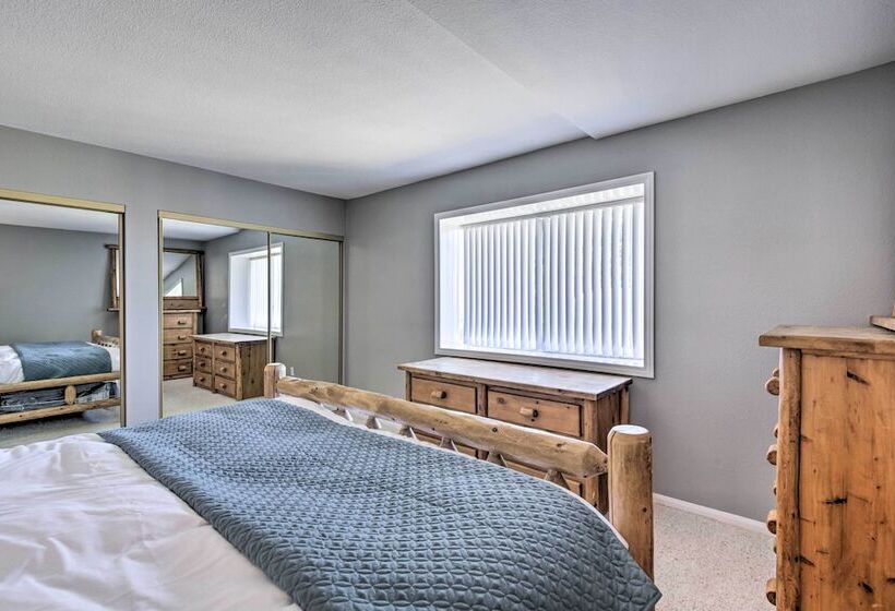 Escondido Hilltop Home W/ Deck & Views!