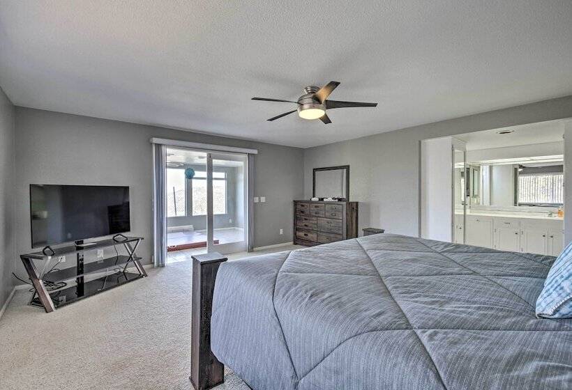 Escondido Hilltop Home W/ Deck & Views!