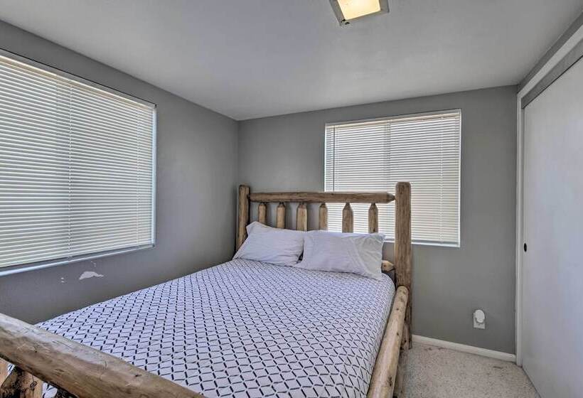 Escondido Hilltop Home W/ Deck & Views!