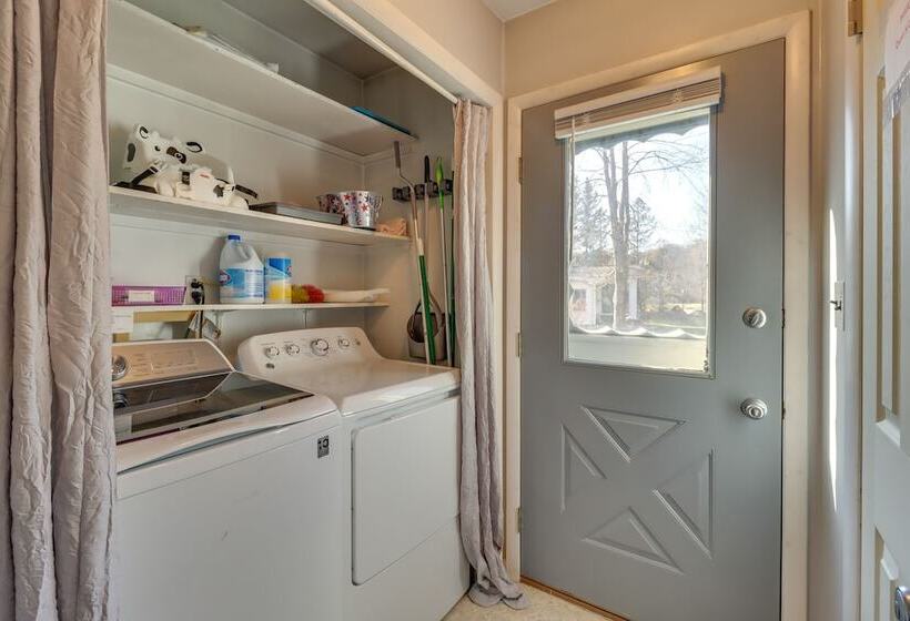 Happy Place By The Lake W/ Fire Pit: Walk To Beach