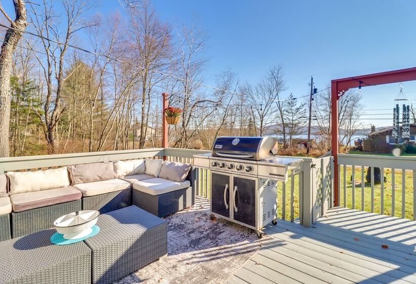 Happy Place By The Lake W/ Fire Pit: Walk To Beach