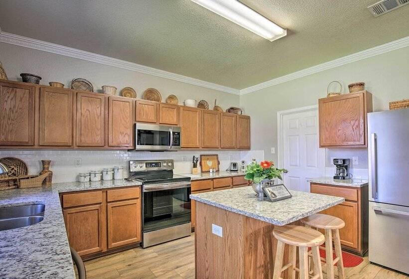 Hill Country Hideaway W/ Game Room & Patio!