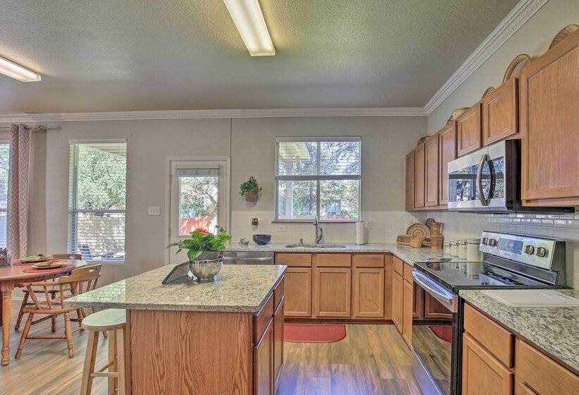 Hill Country Hideaway W/ Game Room & Patio!