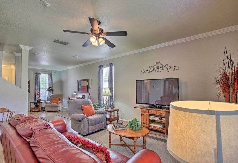 Hill Country Hideaway W/ Game Room & Patio!