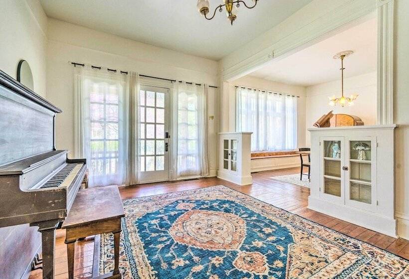 Historic Home Near Downtown Little Rock!