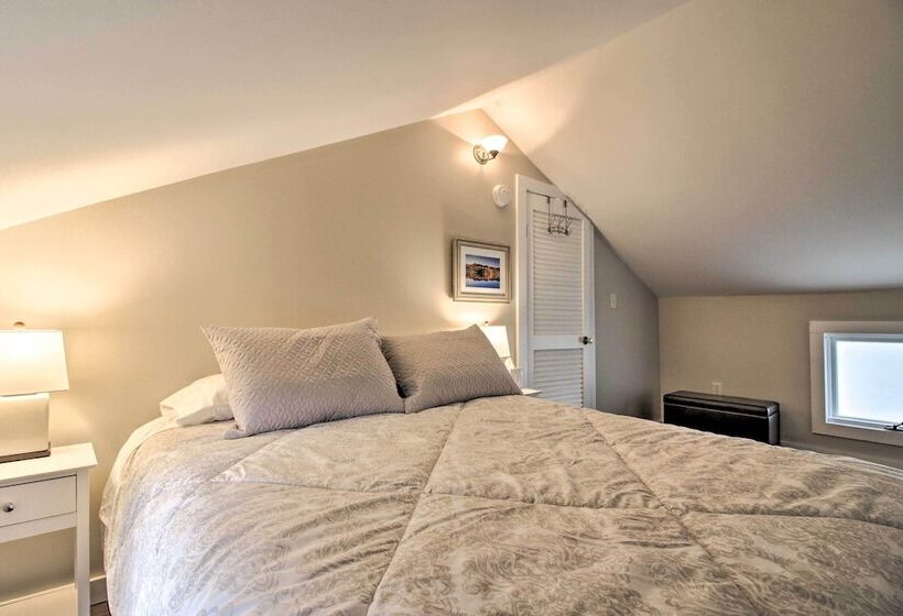 Idyllic Wallingford Retreat   Near Skiing & Hiking