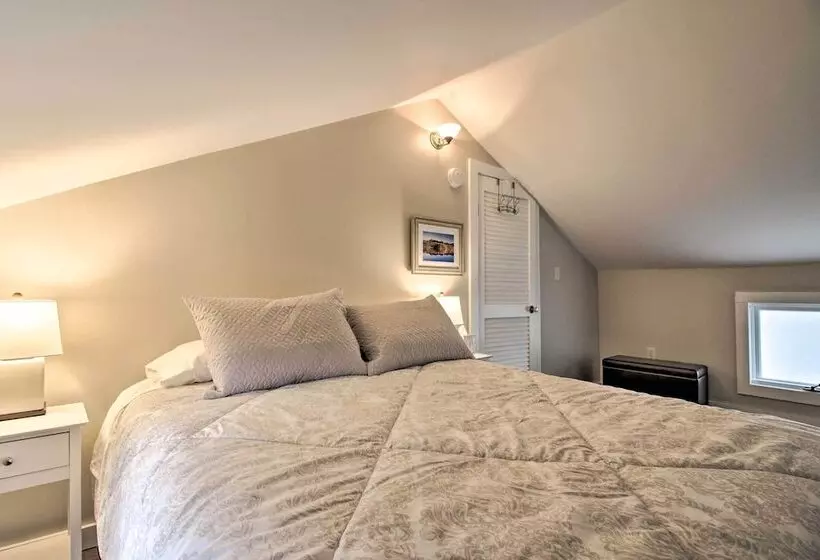 Idyllic Wallingford Retreat   Near Skiing & Hiking