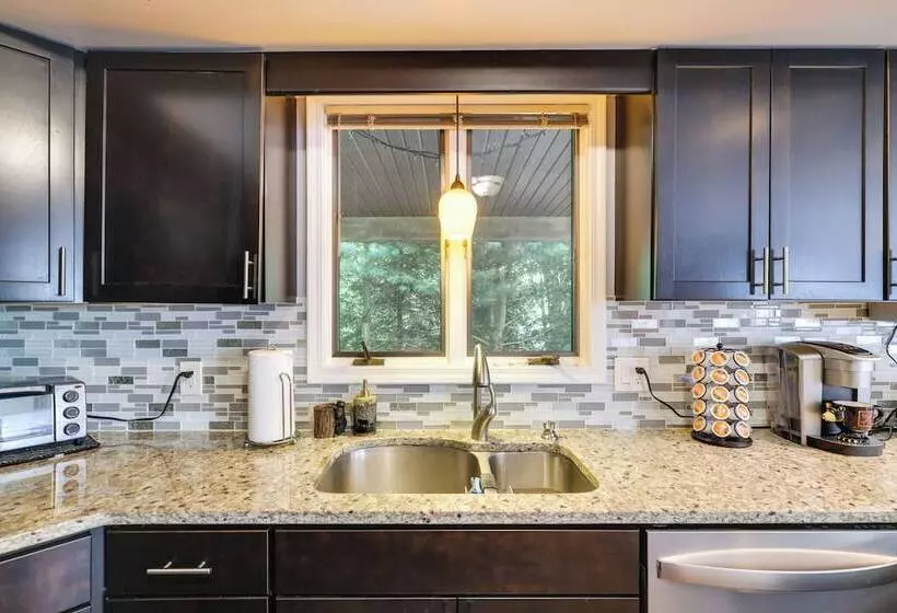 Lake Harmony Home Near Big Boulder!