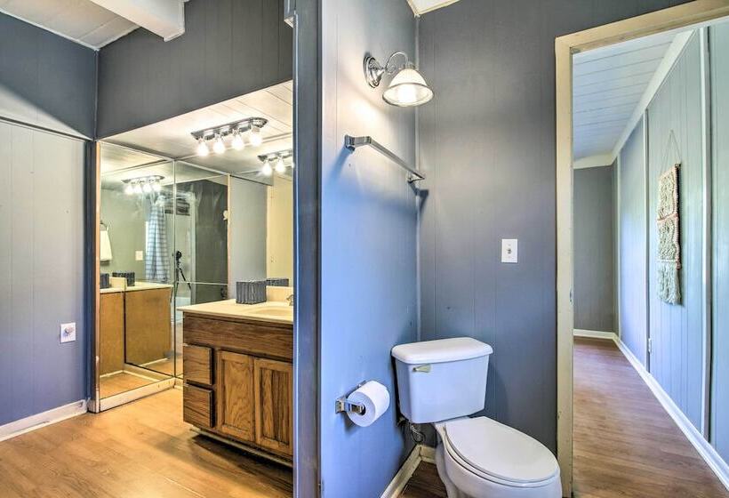 Lake Lbj Cabin: Walk To Parks & Boat Ramp!