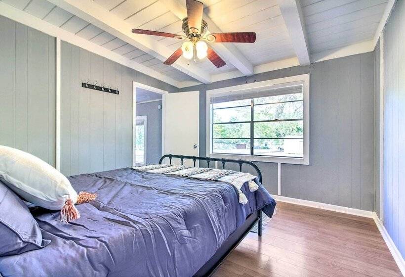 Lake Lbj Cabin: Walk To Parks & Boat Ramp!