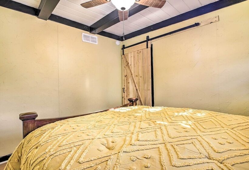 Lake Lbj Cabin: Walk To Parks & Boat Ramp!