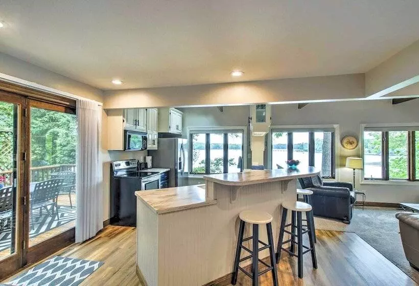 Lakefront Plymouth Cottage W/ Private Hot Tub