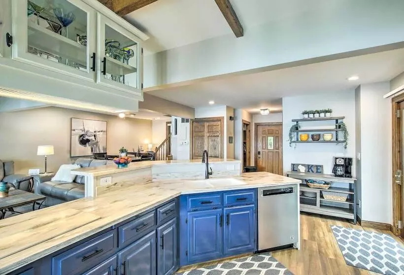 Lakefront Plymouth Cottage W/ Private Hot Tub