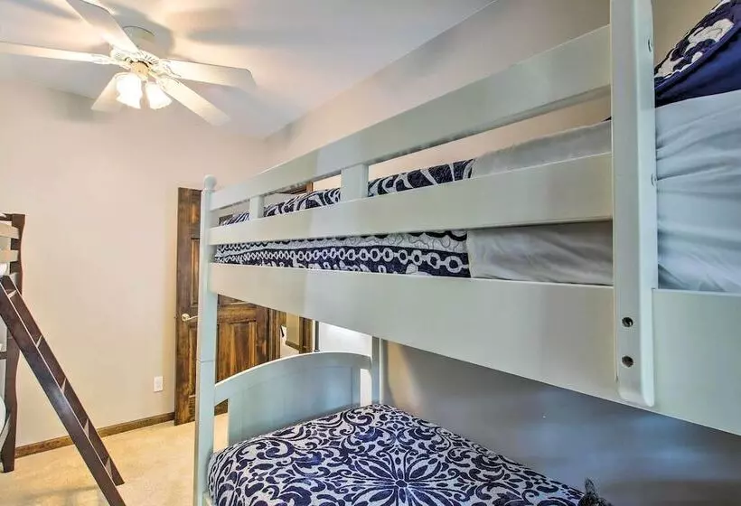 Lakefront Plymouth Cottage W/ Private Hot Tub