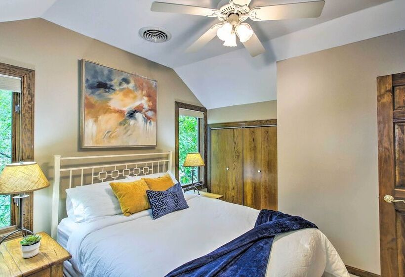 Lakefront Plymouth Cottage W/ Private Hot Tub