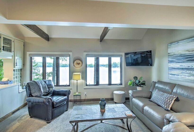 Lakefront Plymouth Cottage W/ Private Hot Tub