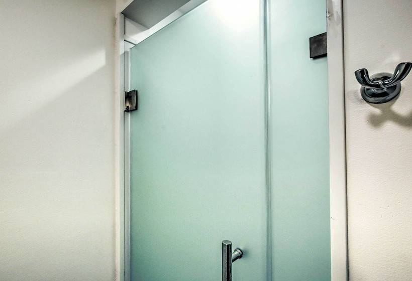 Lakefront Plymouth Cottage W/ Private Hot Tub