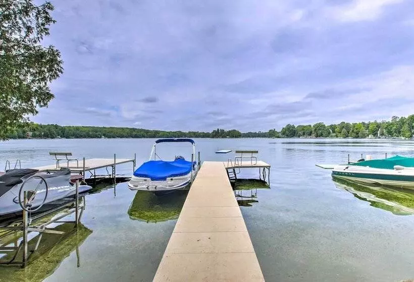 Lakefront Plymouth Cottage W/ Private Hot Tub