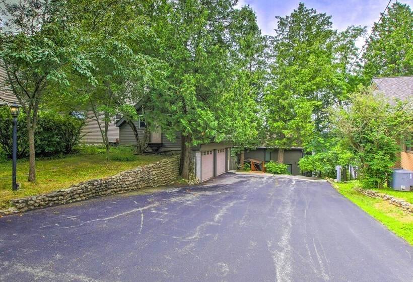 Lakefront Plymouth Cottage W/ Private Hot Tub