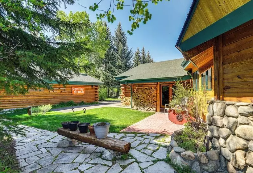 Life On Easy Street W/ Hot Tub: 7 Mi To Dwtn!