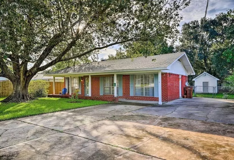 Long Beach Hideaway: Walk To Beach, Shops & Bars!