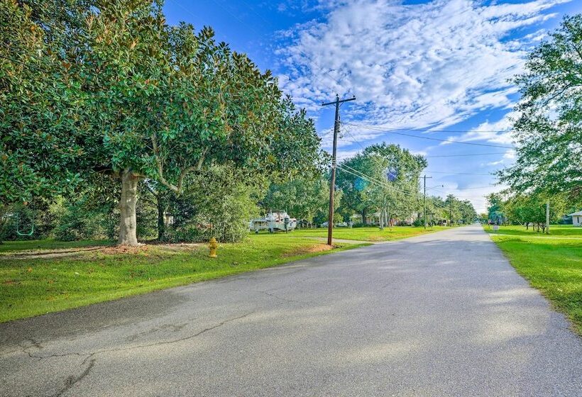 Long Beach Hideaway: Walk To Beach, Shops & Bars!