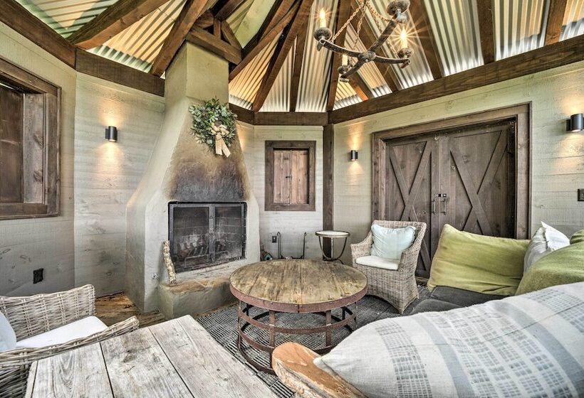 Cashiers Home W/ Outdoor Fireplace & Fire Pit!