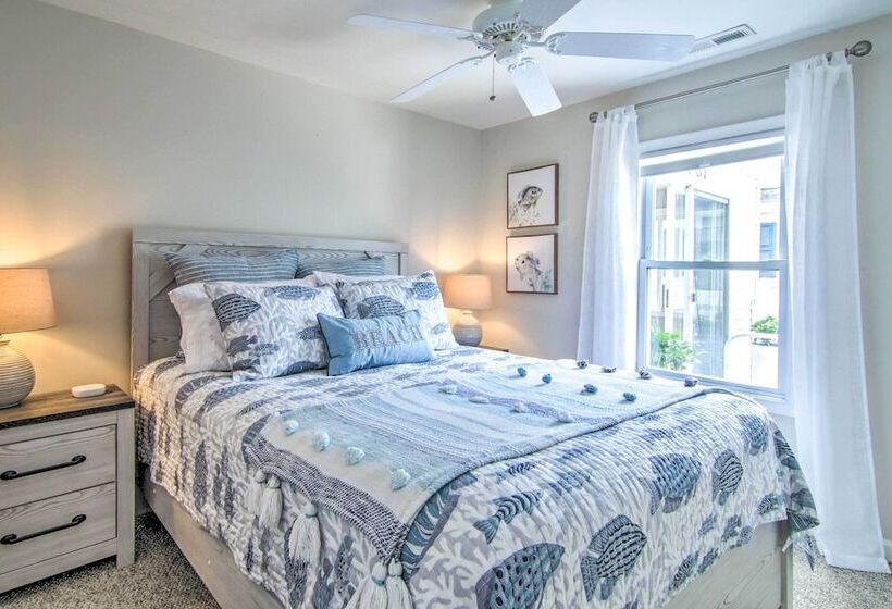 Lovely Fenwick Island Home W/ Fire Pit + Bay Views