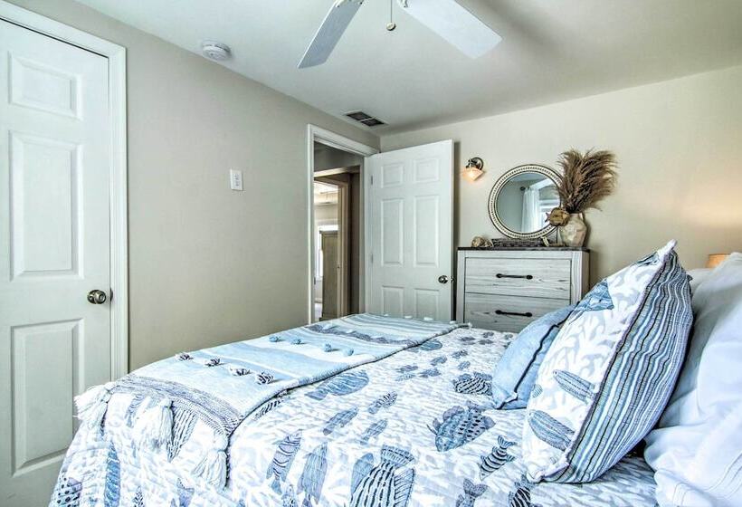 Lovely Fenwick Island Home W/ Fire Pit + Bay Views