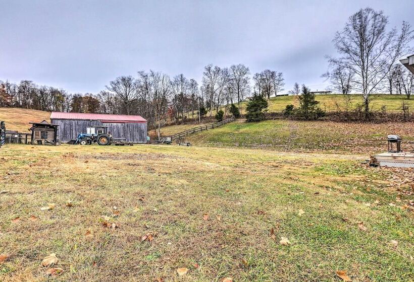 Lovely Sadieville Retreat W/ Deck & Grill!