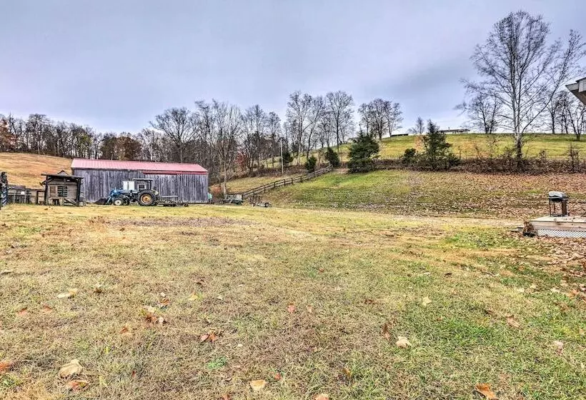 Lovely Sadieville Retreat W/ Deck & Grill!