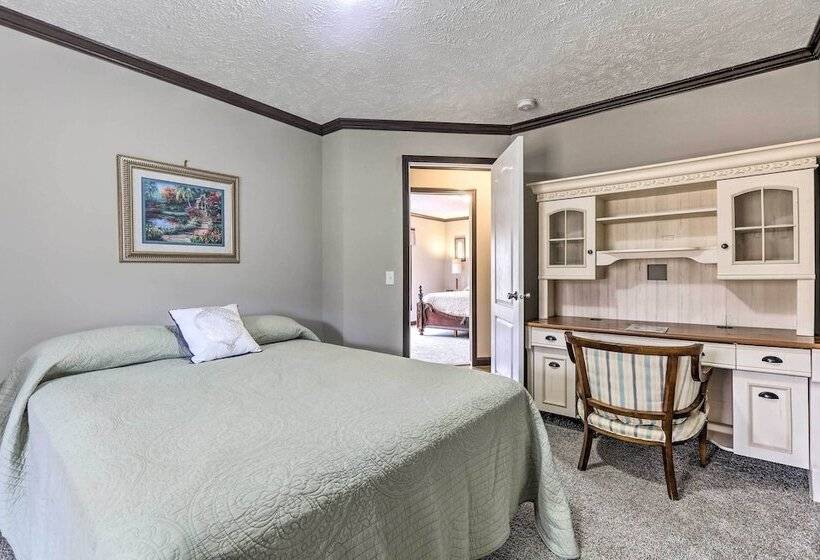 Lovely Sadieville Retreat W/ Deck & Grill!