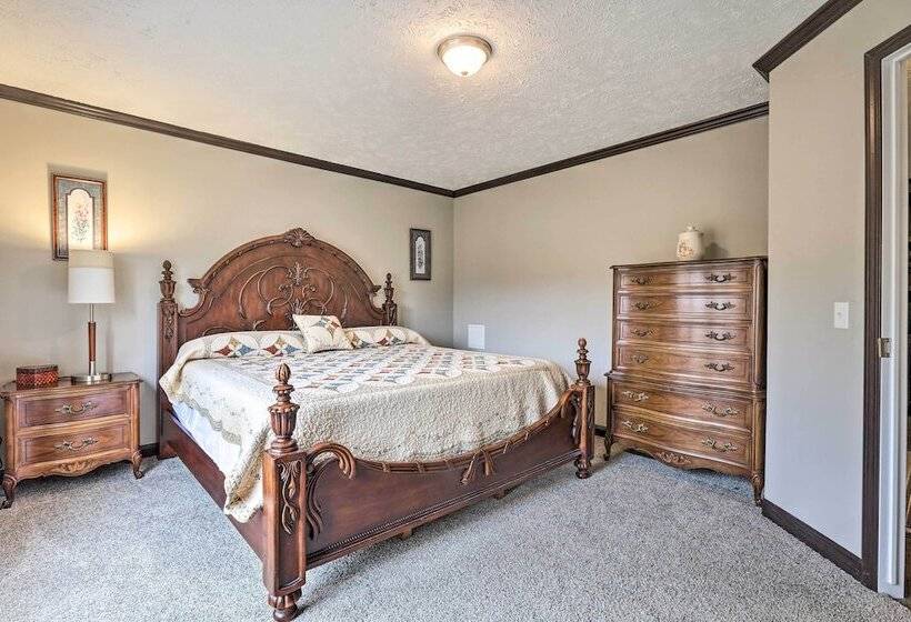 Lovely Sadieville Retreat W/ Deck & Grill!