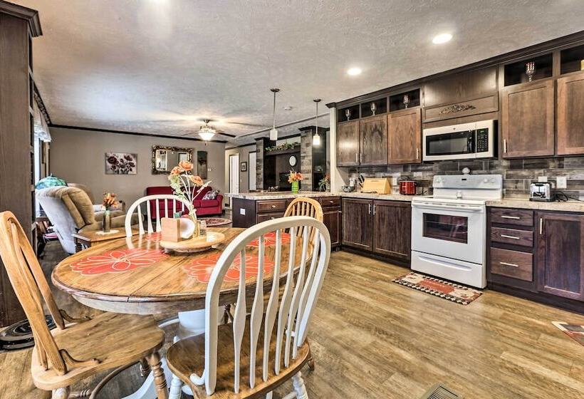 Lovely Sadieville Retreat W/ Deck & Grill!