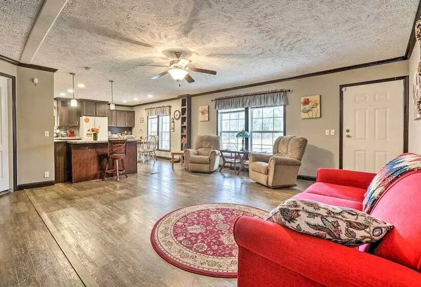 Lovely Sadieville Retreat W/ Deck & Grill!