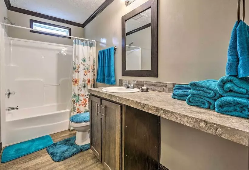 Lovely Sadieville Retreat W/ Deck & Grill!