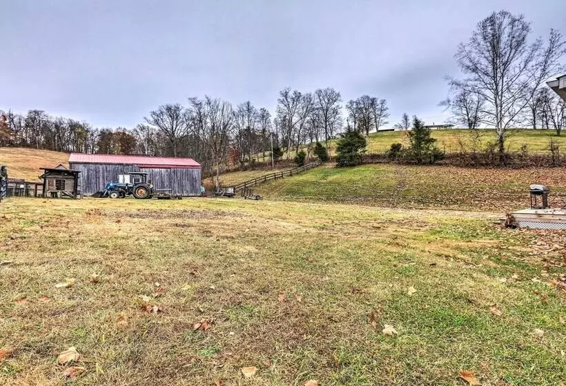 Lovely Sadieville Retreat W/ Deck & Grill!