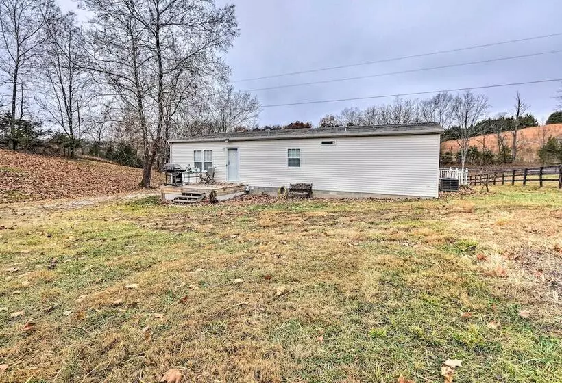 Lovely Sadieville Retreat W/ Deck & Grill!