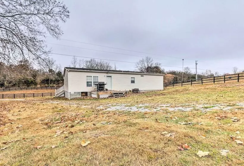 Lovely Sadieville Retreat W/ Deck & Grill!