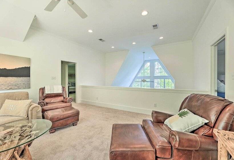 Luxurious Waterfront Home On Pickwick Lake!