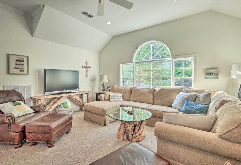 Luxurious Waterfront Home On Pickwick Lake!