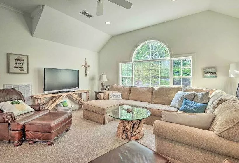 Luxurious Waterfront Home On Pickwick Lake!