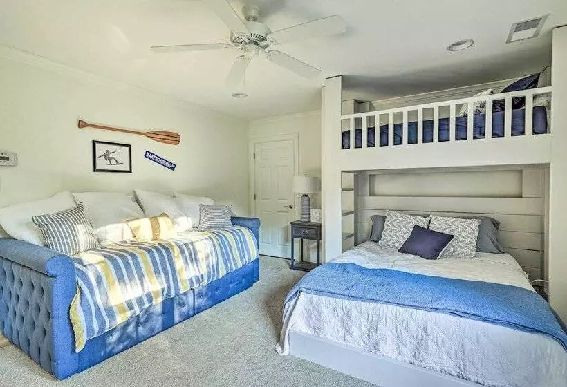 Luxurious Waterfront Home On Pickwick Lake!