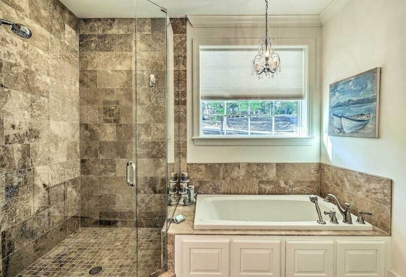 Luxurious Waterfront Home On Pickwick Lake!