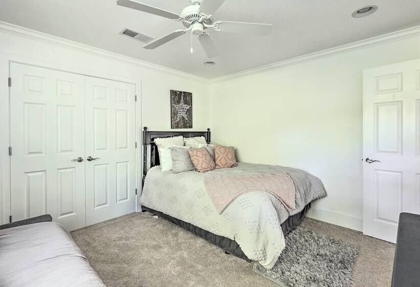 Luxurious Waterfront Home On Pickwick Lake!