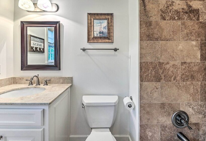 Luxurious Waterfront Home On Pickwick Lake!